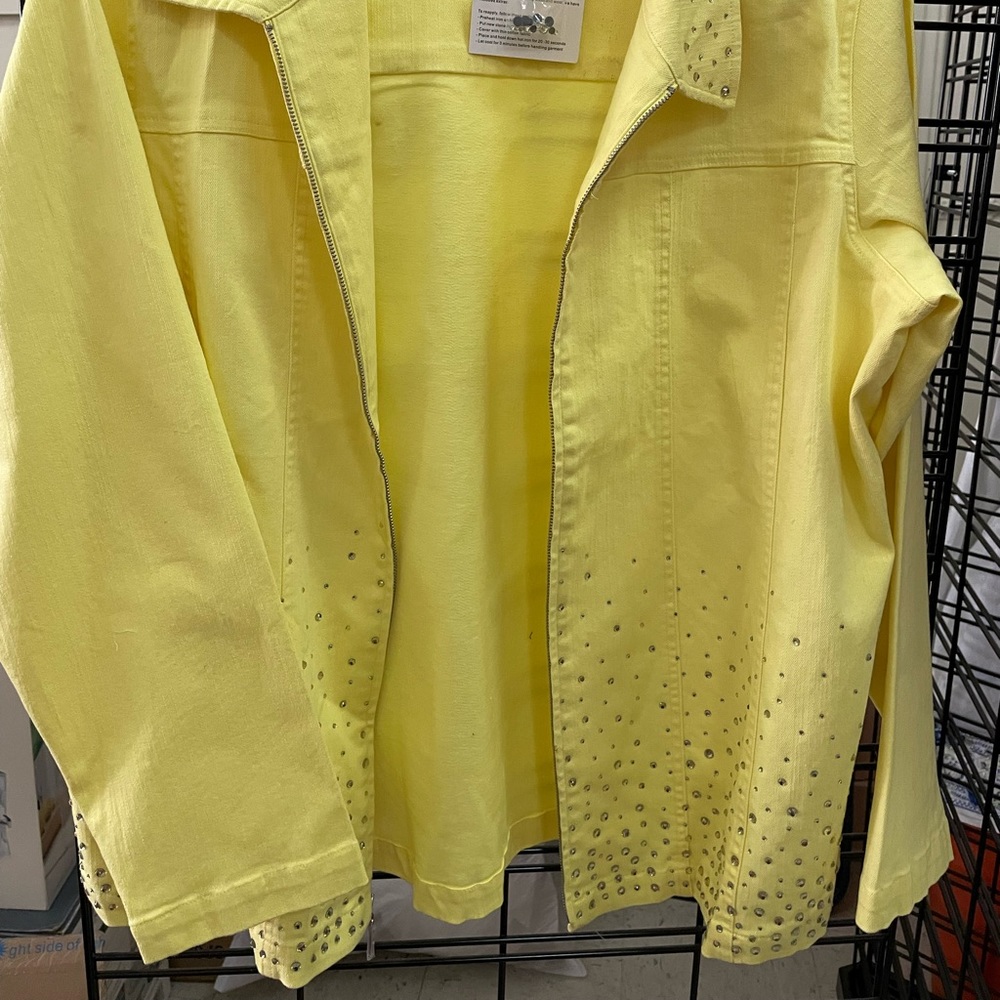 Quacker Factory Yellow denim jacket size xl